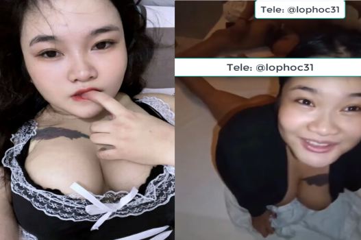 Em cười sướng khi được hai anh chơi