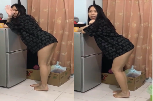 Phải chơi xong trò chơi em mới cho nhún